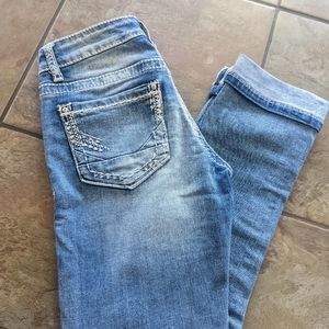 SALE! Buckle Daytrip Lynx Ankle Cropped Jeans 23 waist